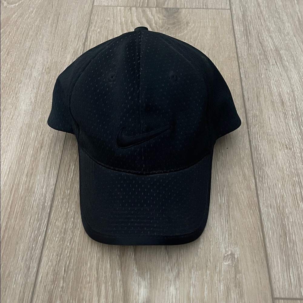 Nike Men's Black Sports Cap